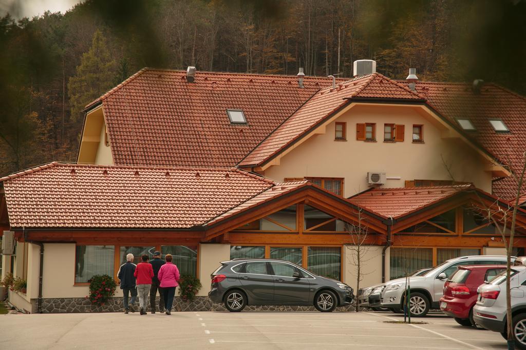 Domacija Vodnik & Apartments Cerklje na Gorenjskem Exteriér fotografie